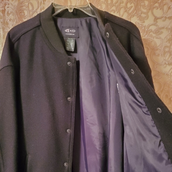 Jacket - Picture 3 of 4